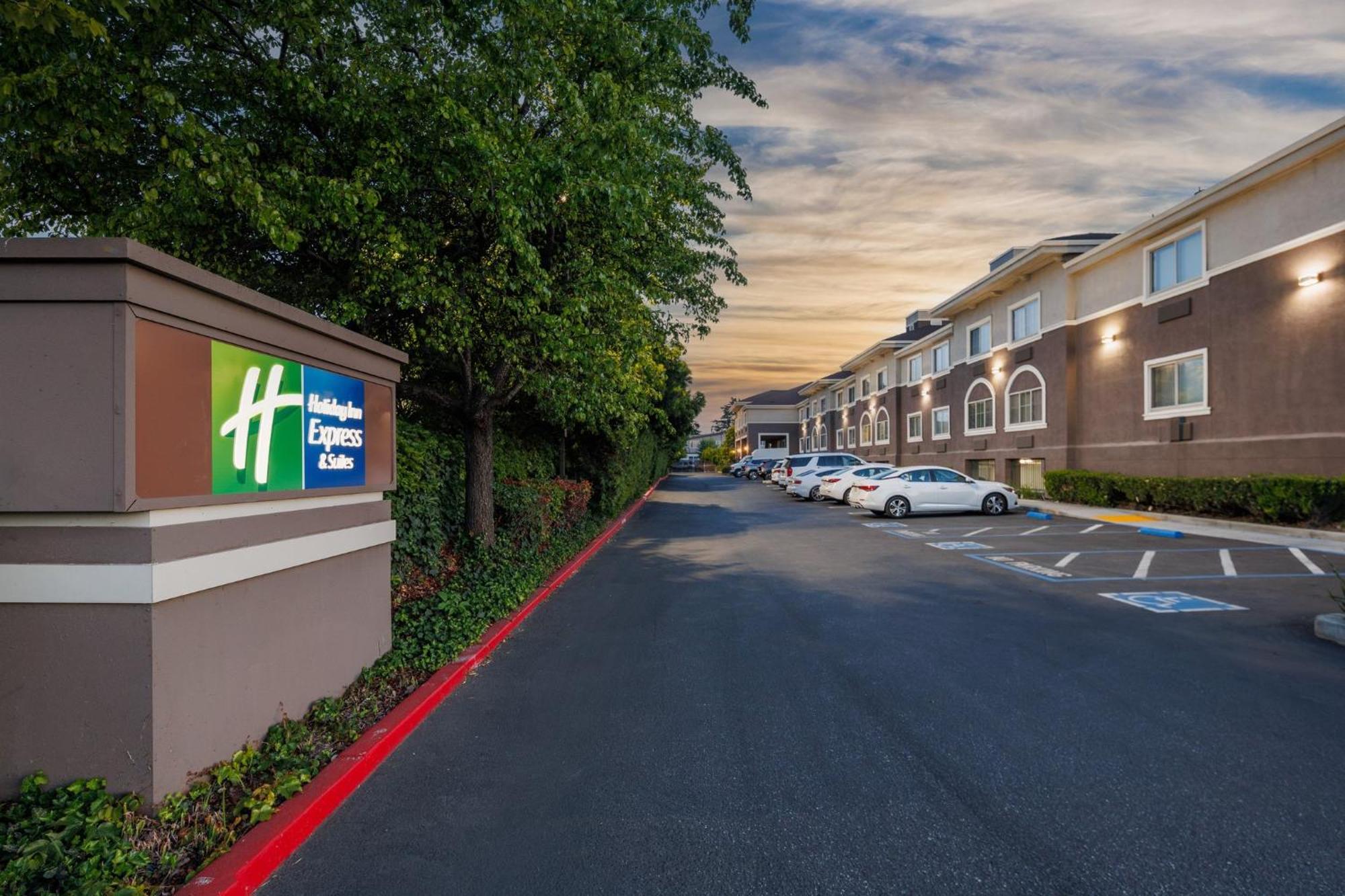 Holiday Inn Express & Suites Mountain View, An Ihg Hotel Extérieur photo